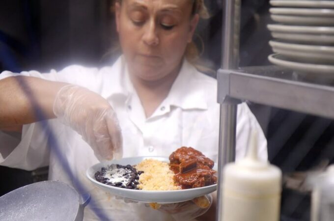 2017-08-08-BK-el-atoradero-bk-chef-lina-plating-a-beef-short-rib-photo-by-james-boo